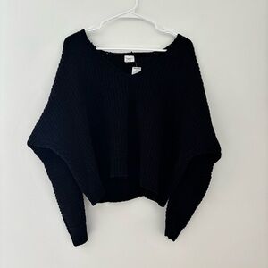 Black Tilly’s V Neck Sweater